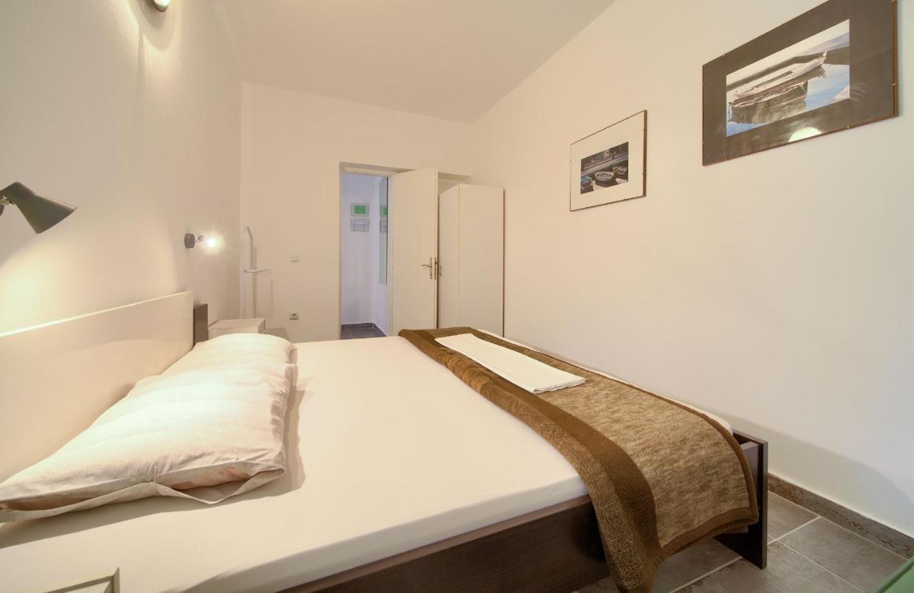 Apartments Dubravka Đảo Krk Ngoại thất bức ảnh